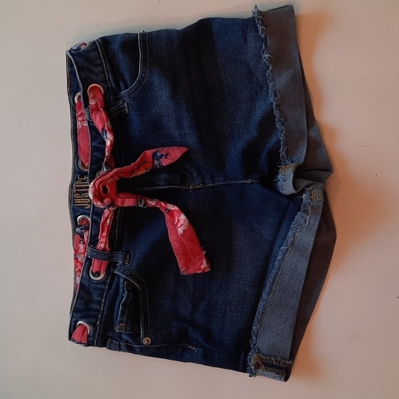 Justice 16 blue jean denim shorts with pink ribbon belt - Picture 1 of 7